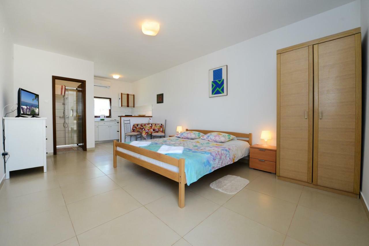 Beautiful Apartments First Row To The Sea 포레치 외부 사진