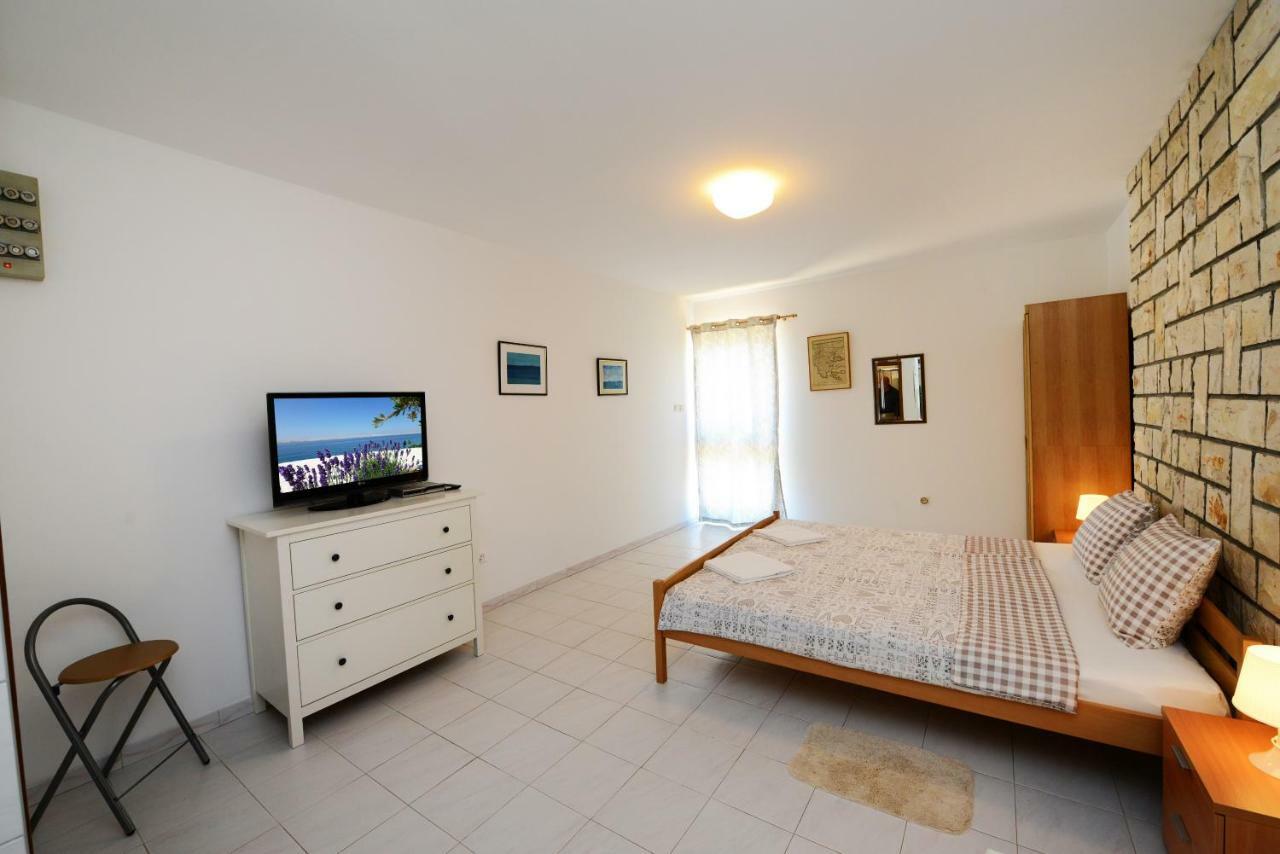 Beautiful Apartments First Row To The Sea 포레치 외부 사진