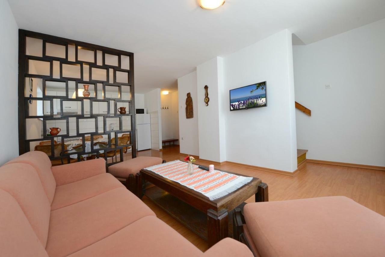 Beautiful Apartments First Row To The Sea 포레치 외부 사진