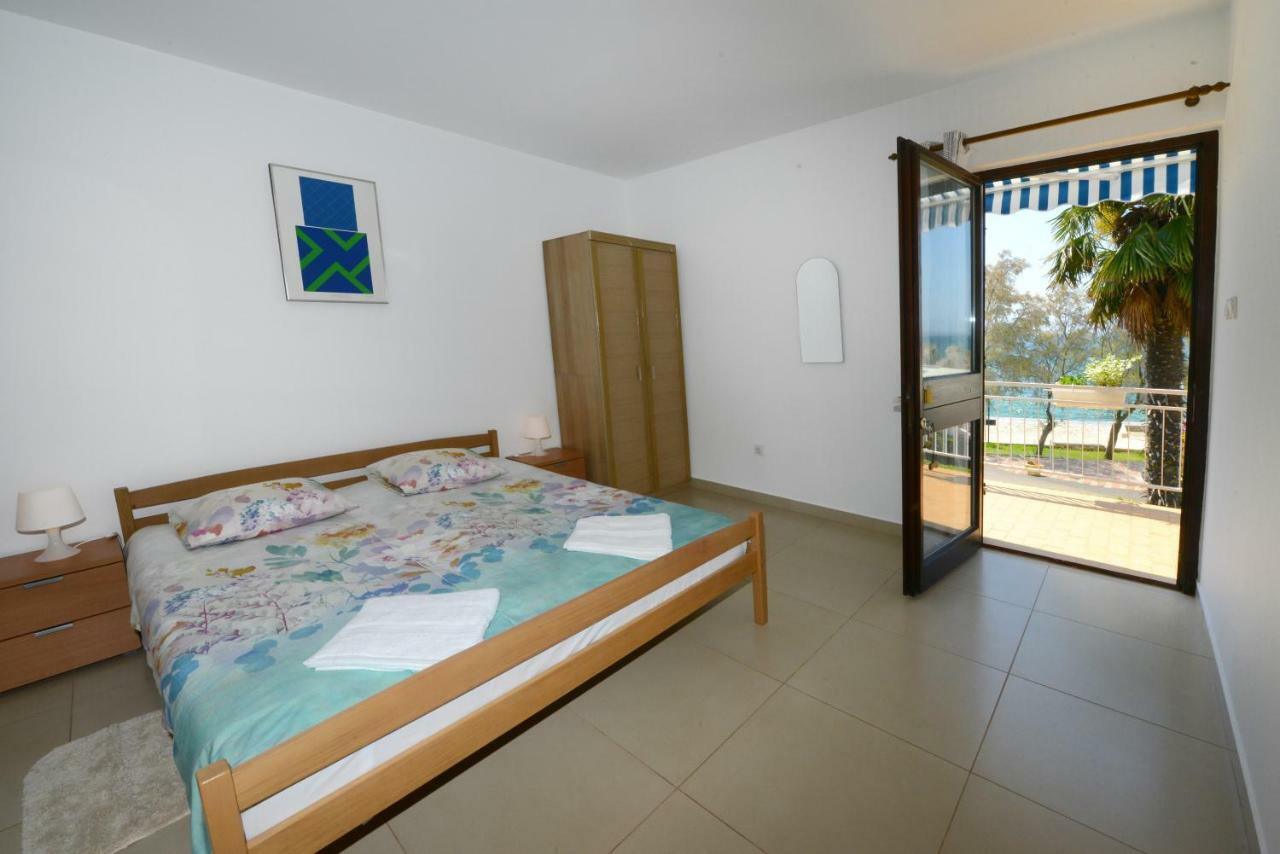 Beautiful Apartments First Row To The Sea 포레치 외부 사진