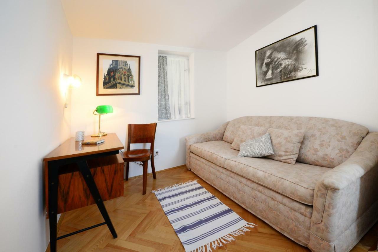 Beautiful Apartments First Row To The Sea 포레치 외부 사진